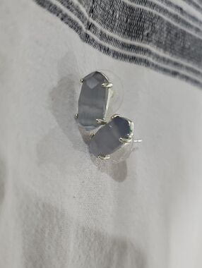 Kendra Scott Faceted Light Gray Daria Stud Earrings